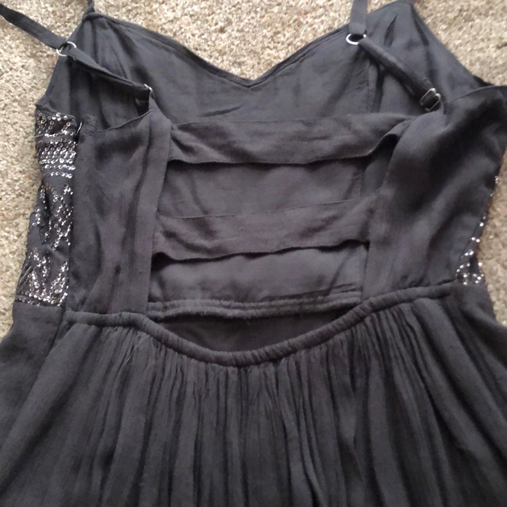 Dress - Picture 4 of 4